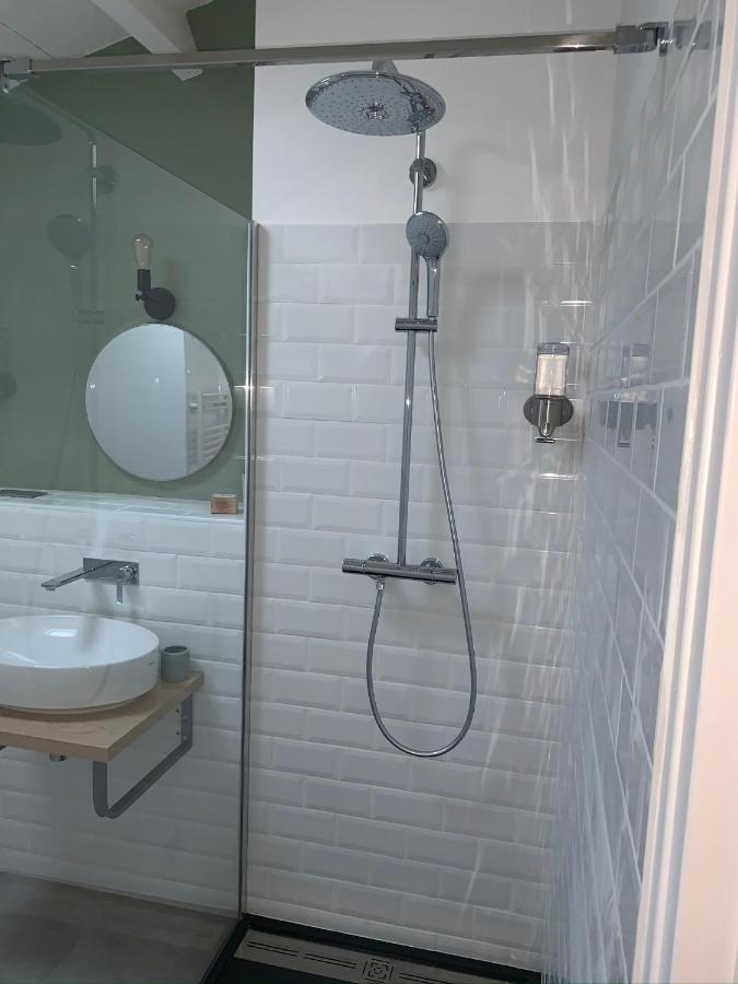 Logement Renove Et Moderne Au Sacre Coeur Cholet Exterior foto
